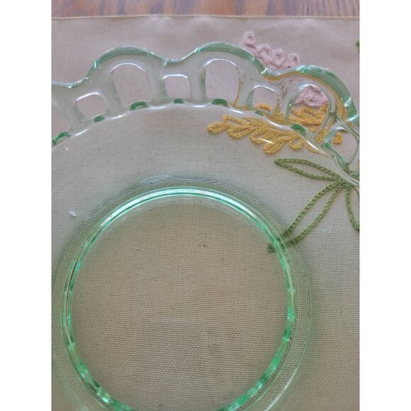 Vintage Green Depression, Uranium Glass Bowl, Lace Edge Lancaster Glass - Picture 6 of 6
